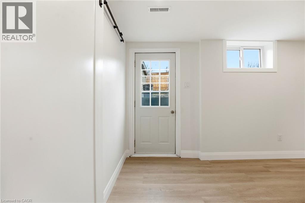 114 Christopher Drive, Waterloo, ON - Indoor Photo Showing Other Room