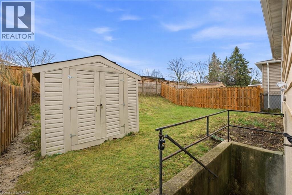 114 Christopher Drive, Waterloo, ON - Outdoor