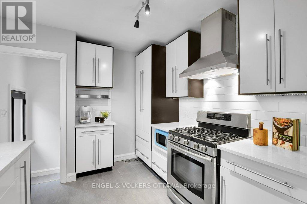 863 Duberry Street, Ottawa, ON - Indoor Photo Showing Kitchen