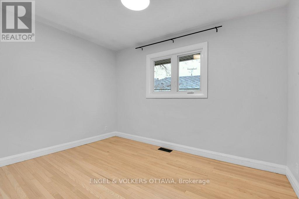 863 Duberry Street, Ottawa, ON - Indoor Photo Showing Other Room
