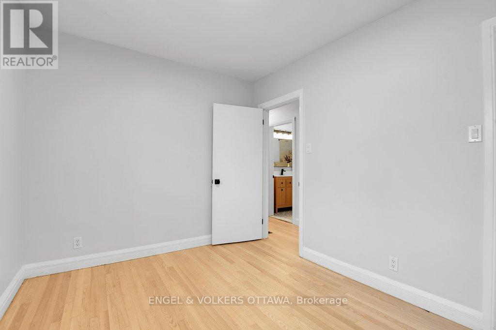 863 Duberry Street, Ottawa, ON - Indoor Photo Showing Other Room