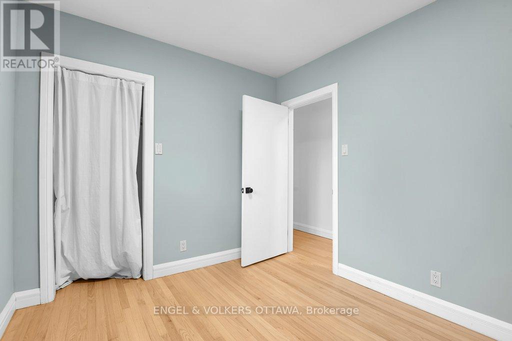 863 Duberry Street, Ottawa, ON - Indoor