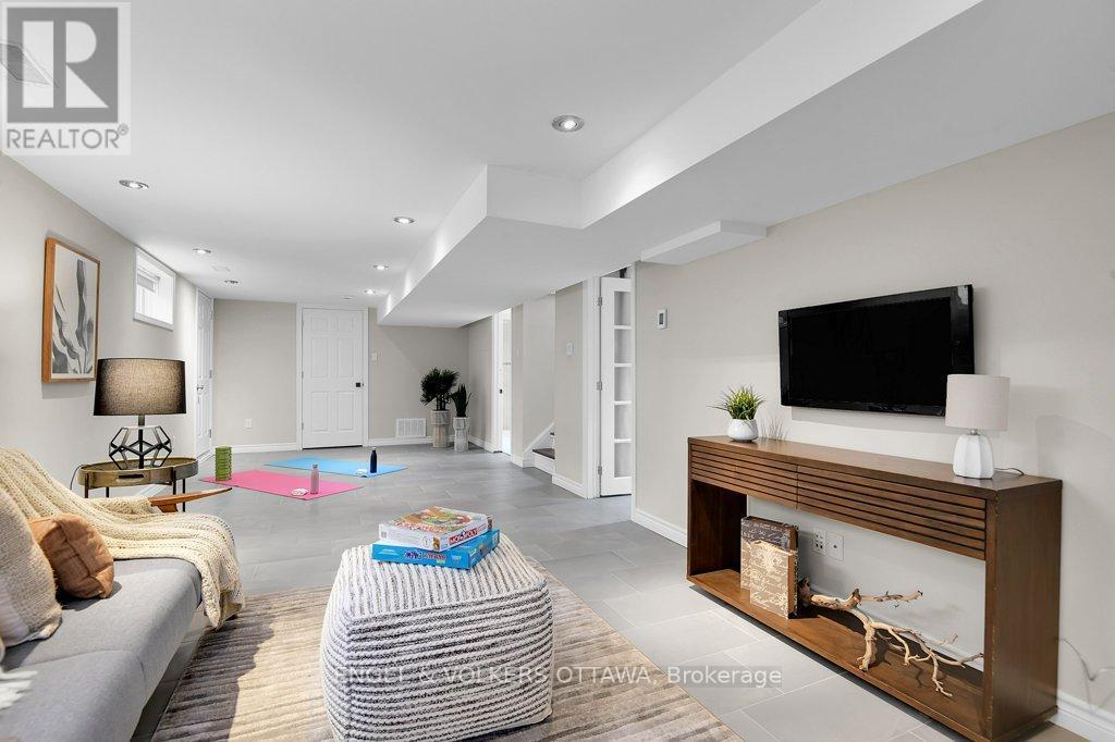 863 Duberry Street, Ottawa, ON - Indoor Photo Showing Other Room With Fireplace