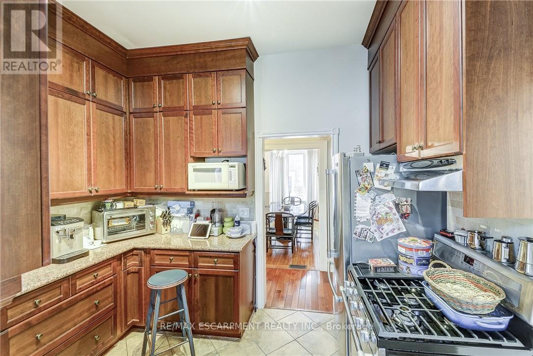315 Aberdeen Street, Hamilton, ON - Indoor Photo Showing Kitchen