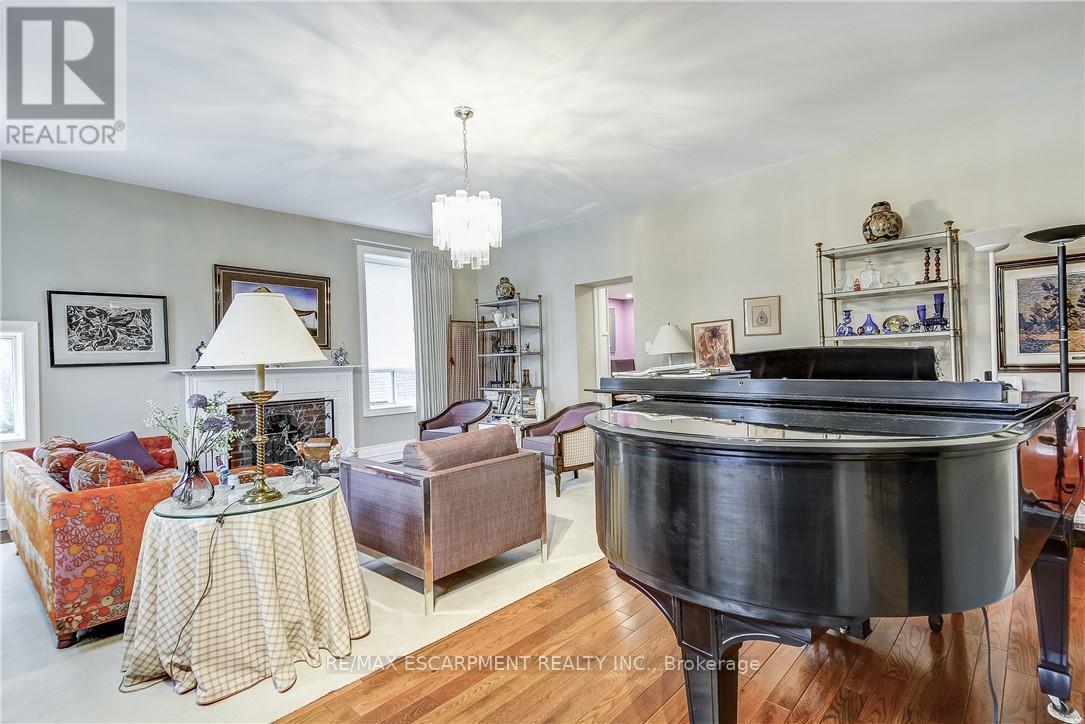 315 Aberdeen Street, Hamilton, ON - Indoor Photo Showing Other Room With Fireplace