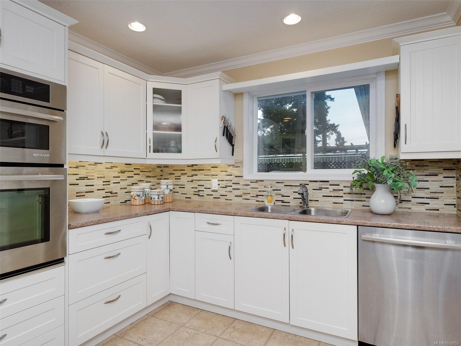 2087 James White Blvd, Sidney, BC - Indoor Photo Showing Kitchen With Double Sink