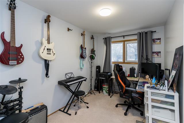 42 Cullen Dr, Winnipeg, MB