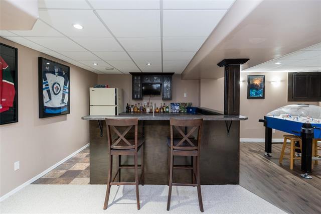 42 Cullen Dr, Winnipeg, MB