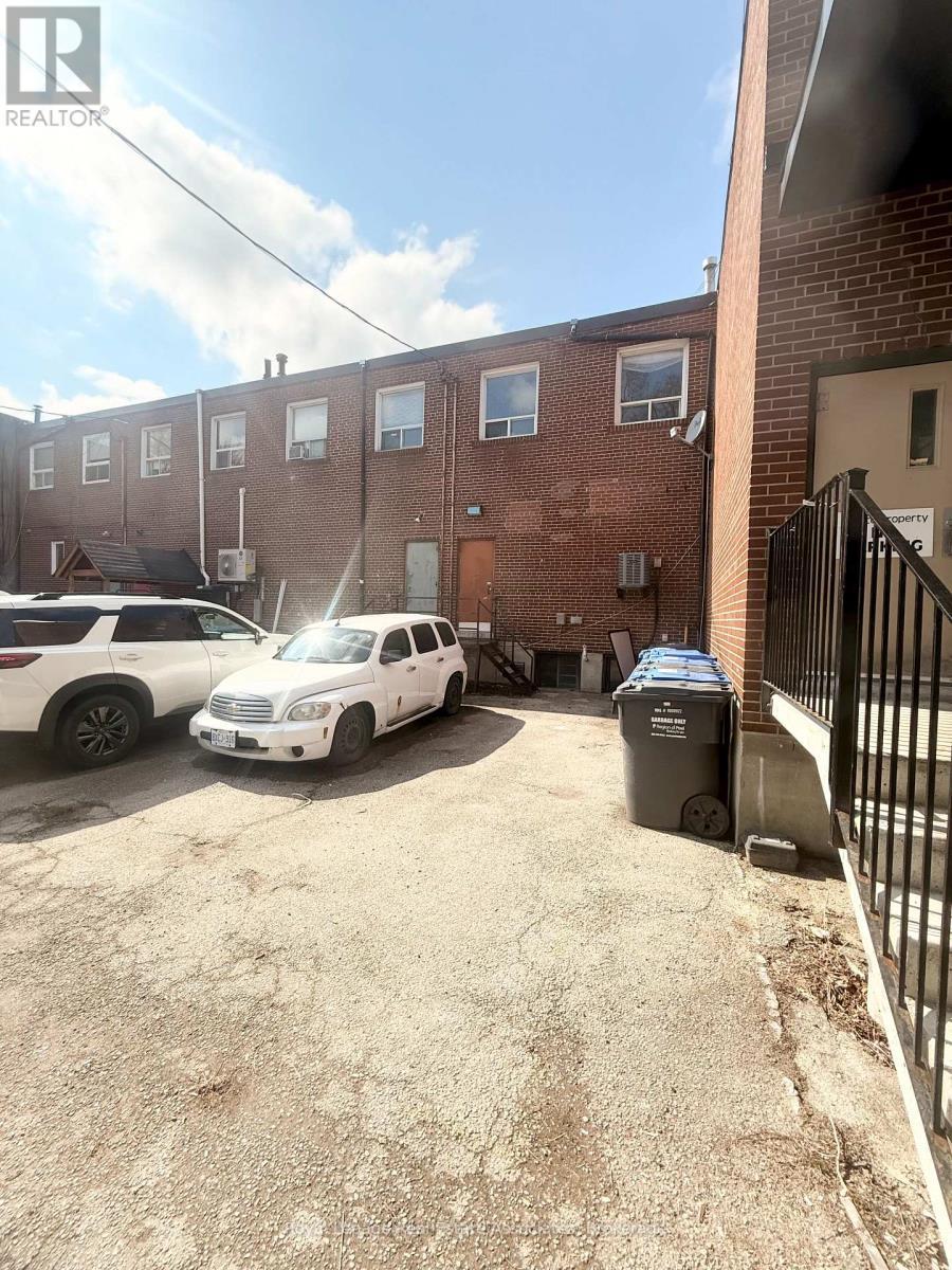 329 Lakeshore Road E, Mississauga, ON