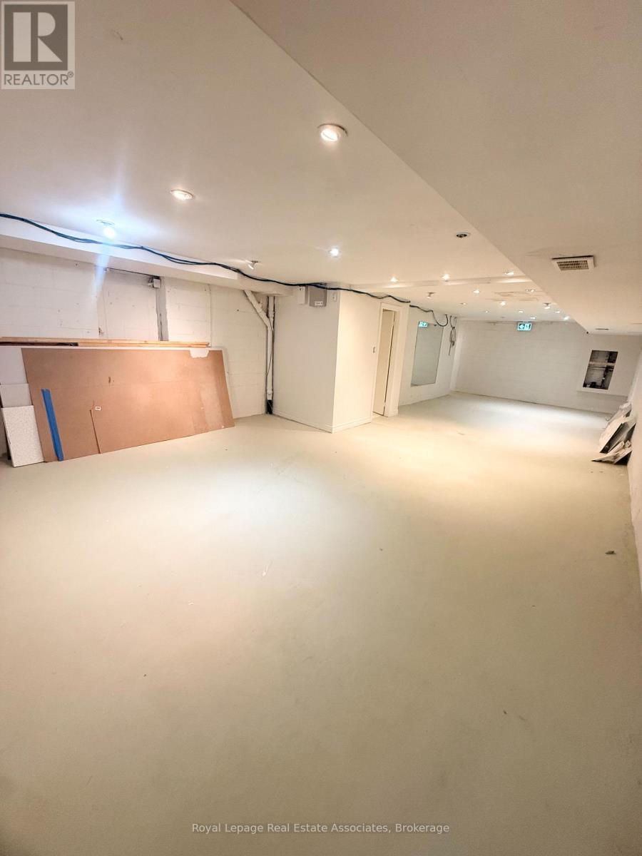 329 Lakeshore Road E, Mississauga, ON