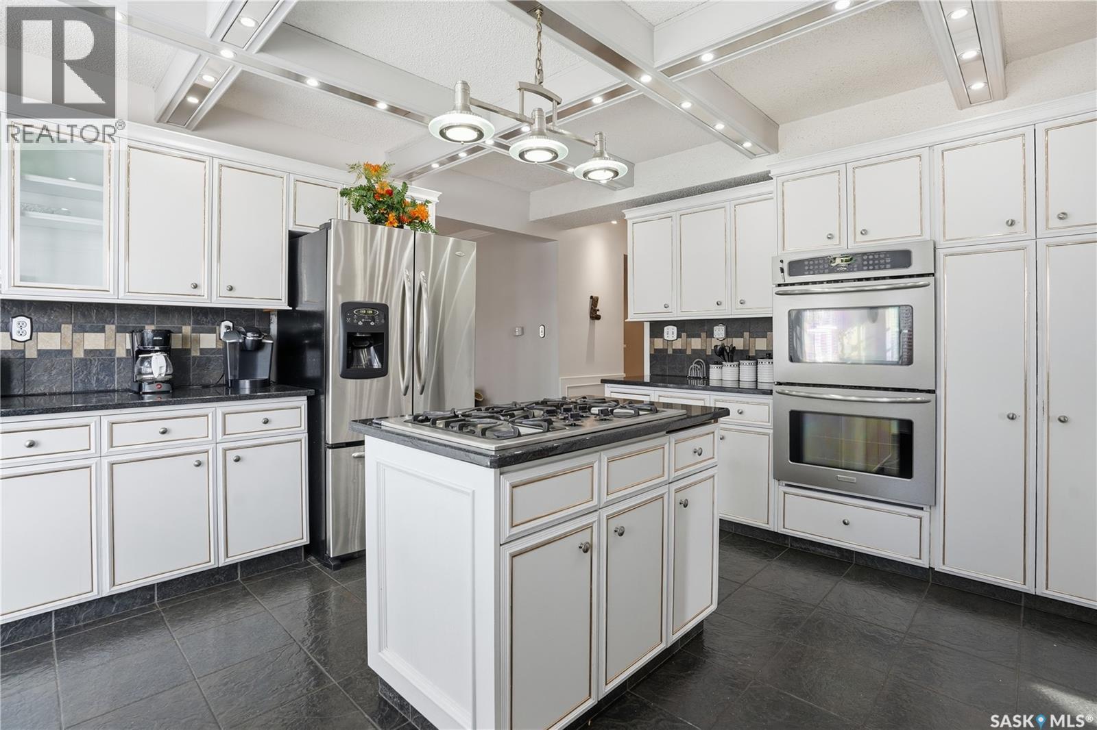 10 Meadow Bay, Lumsden, SK - Indoor Photo Showing Kitchen
