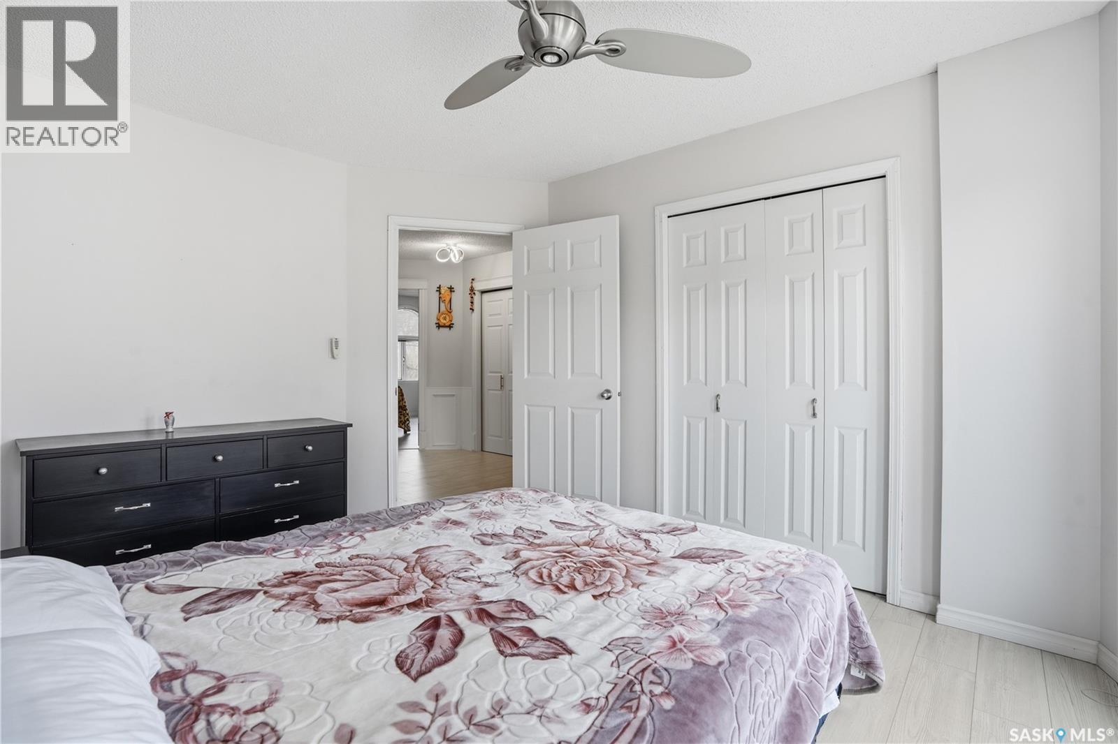 10 Meadow Bay, Lumsden, SK - Indoor Photo Showing Bedroom