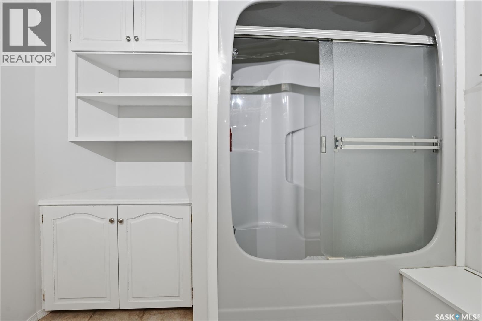 10 Meadow Bay, Lumsden, SK - Indoor