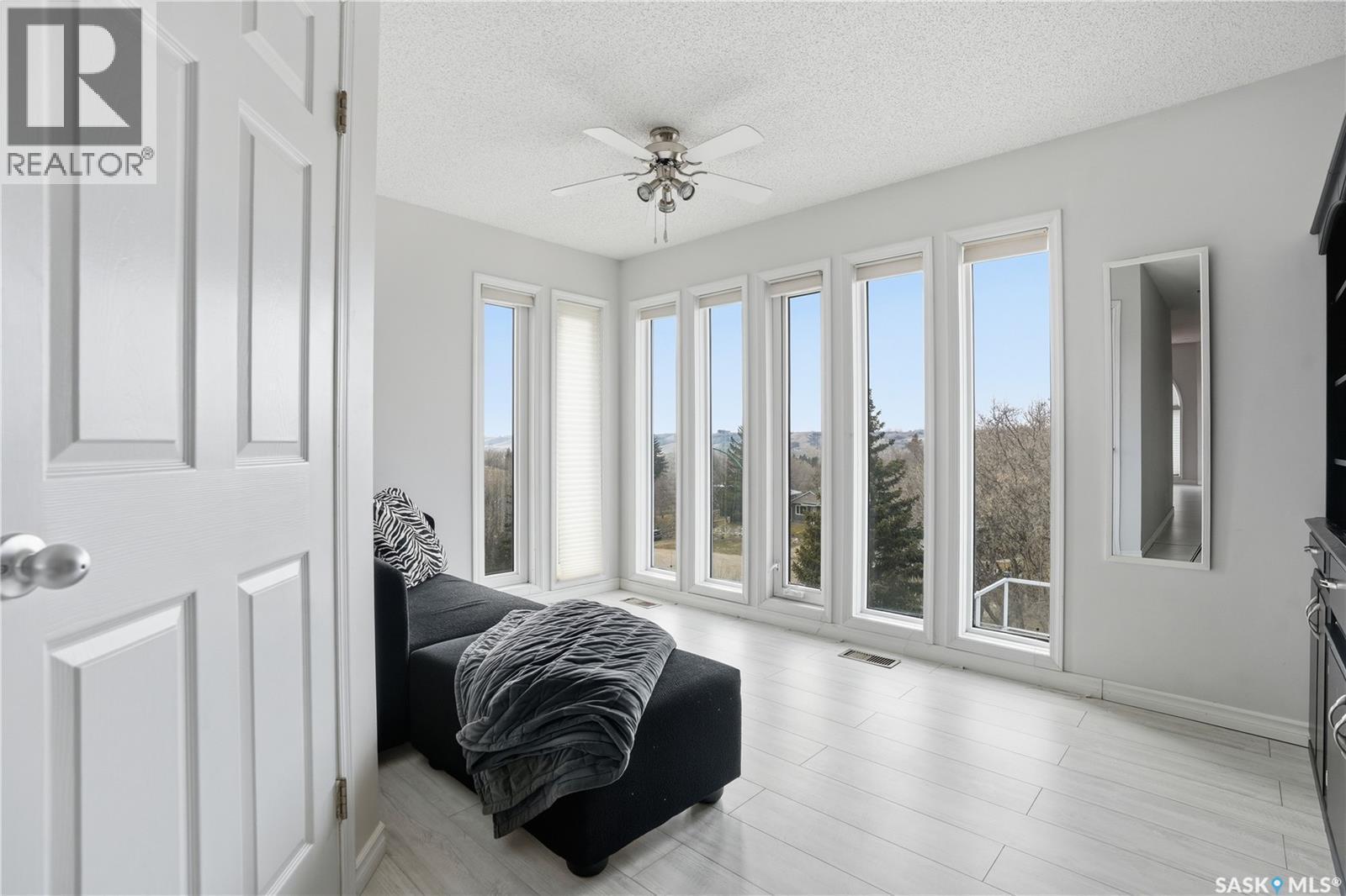 10 Meadow Bay, Lumsden, SK - Indoor