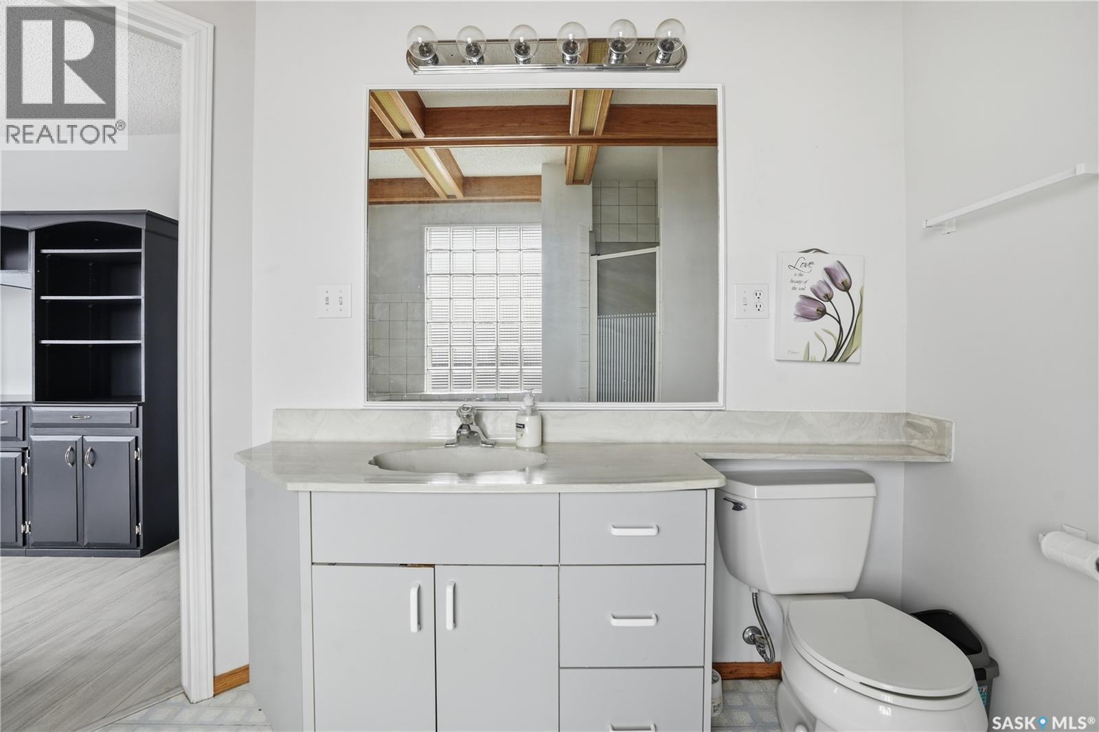 10 Meadow Bay, Lumsden, SK - Indoor Photo Showing Bathroom