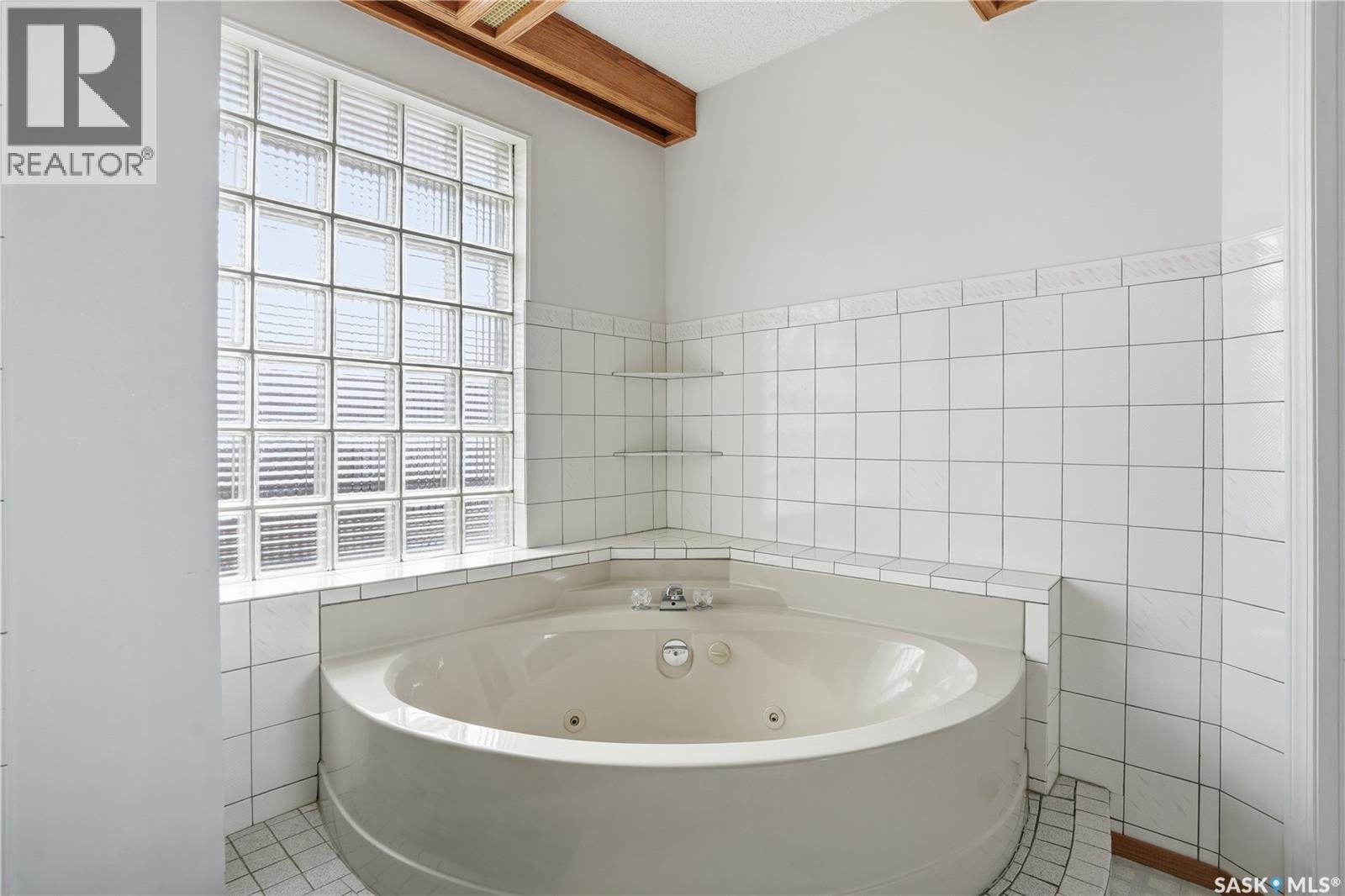 10 Meadow Bay, Lumsden, SK - Indoor Photo Showing Bathroom
