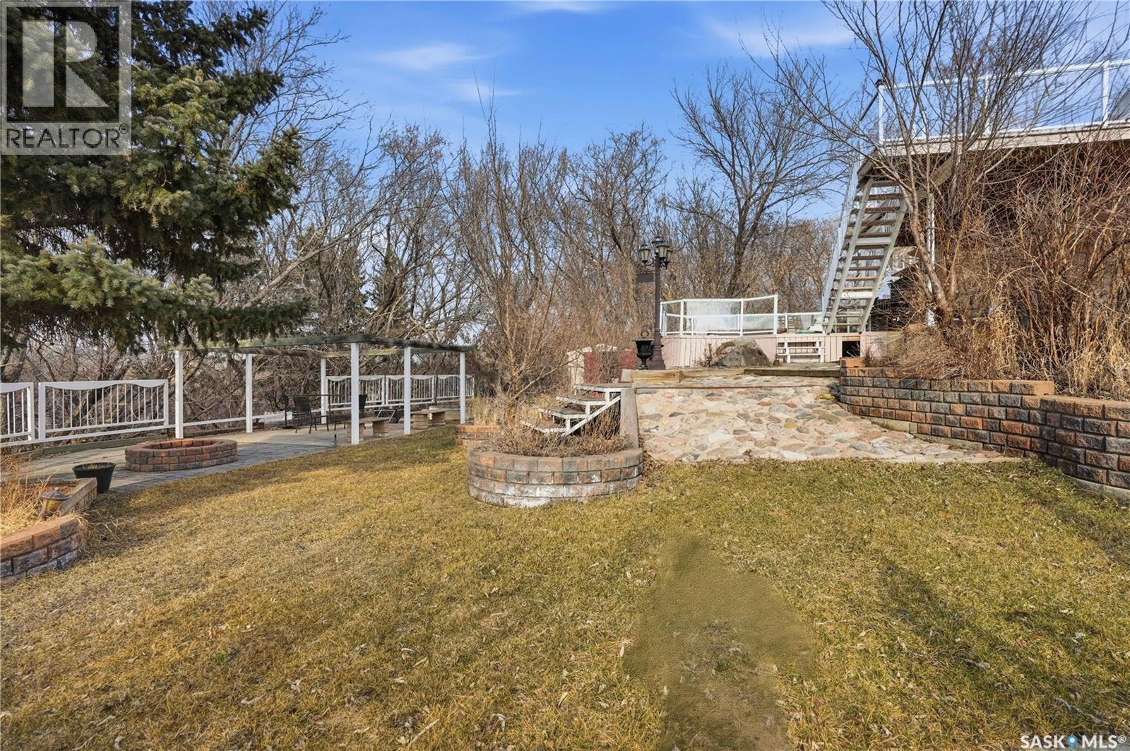 10 Meadow Bay, Lumsden, SK - Outdoor