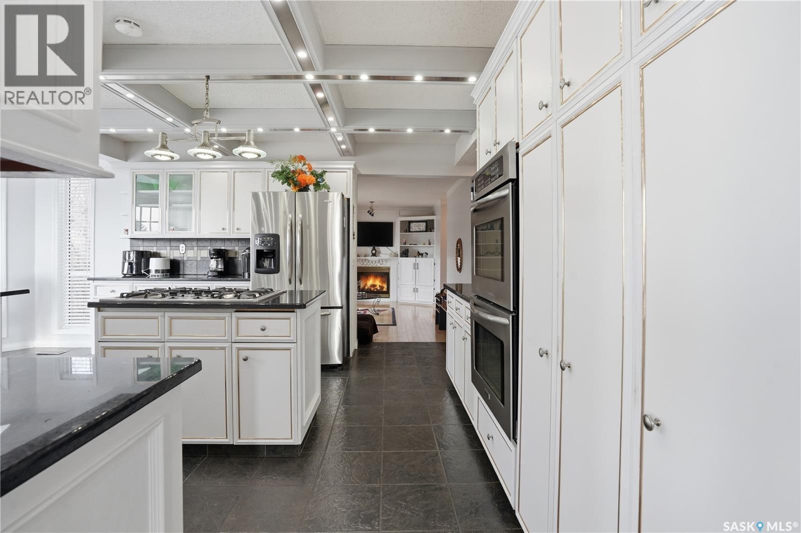 10 Meadow Bay, Lumsden, SK - Indoor Photo Showing Kitchen