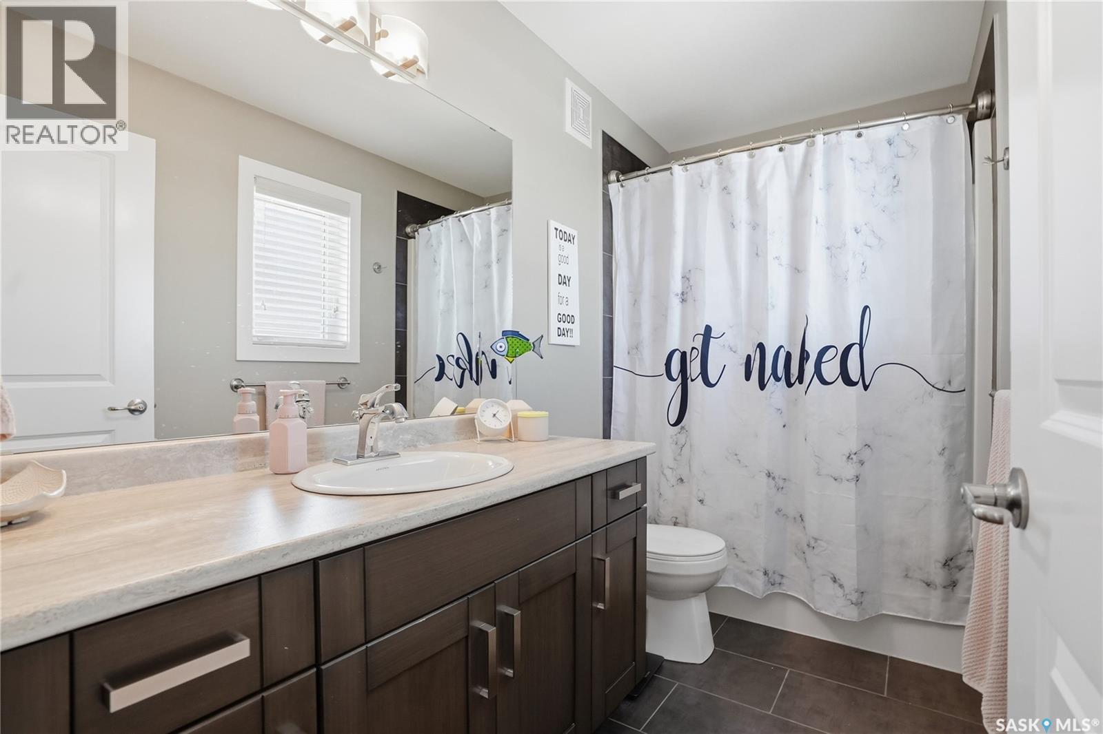 527 Maple Crescent, Warman, SK - Indoor Photo Showing Bathroom