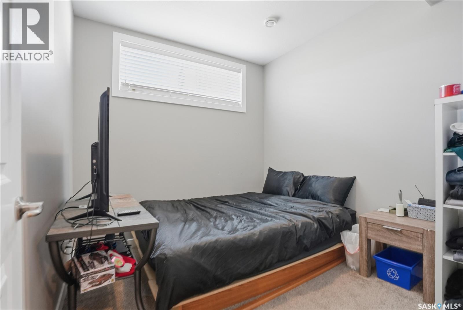 527 Maple Crescent, Warman, SK - Indoor Photo Showing Bedroom