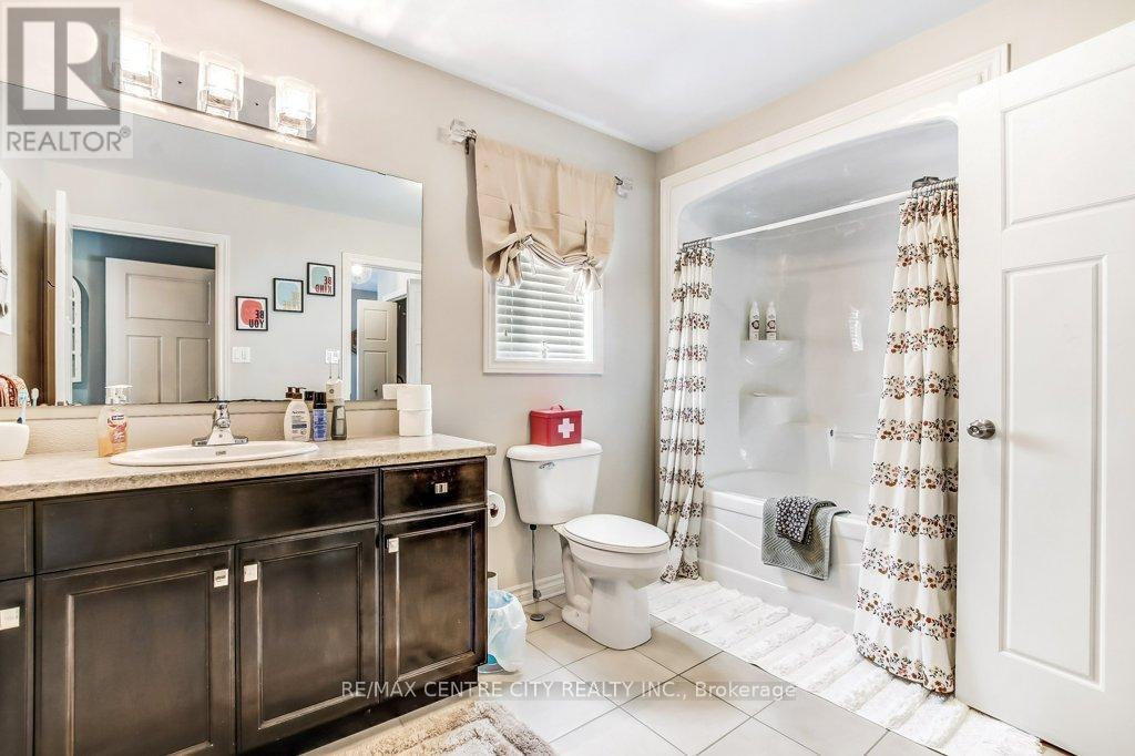 67 Peach Tree Boulevard, St. Thomas, ON - Indoor Photo Showing Bathroom