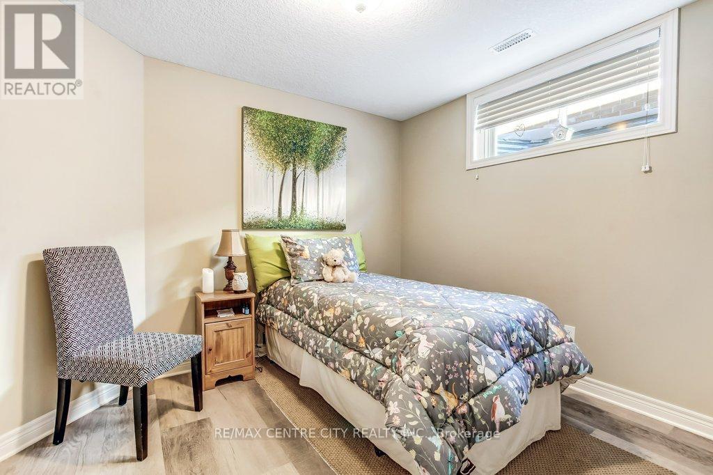 67 Peach Tree Boulevard, St. Thomas, ON - Indoor Photo Showing Bedroom