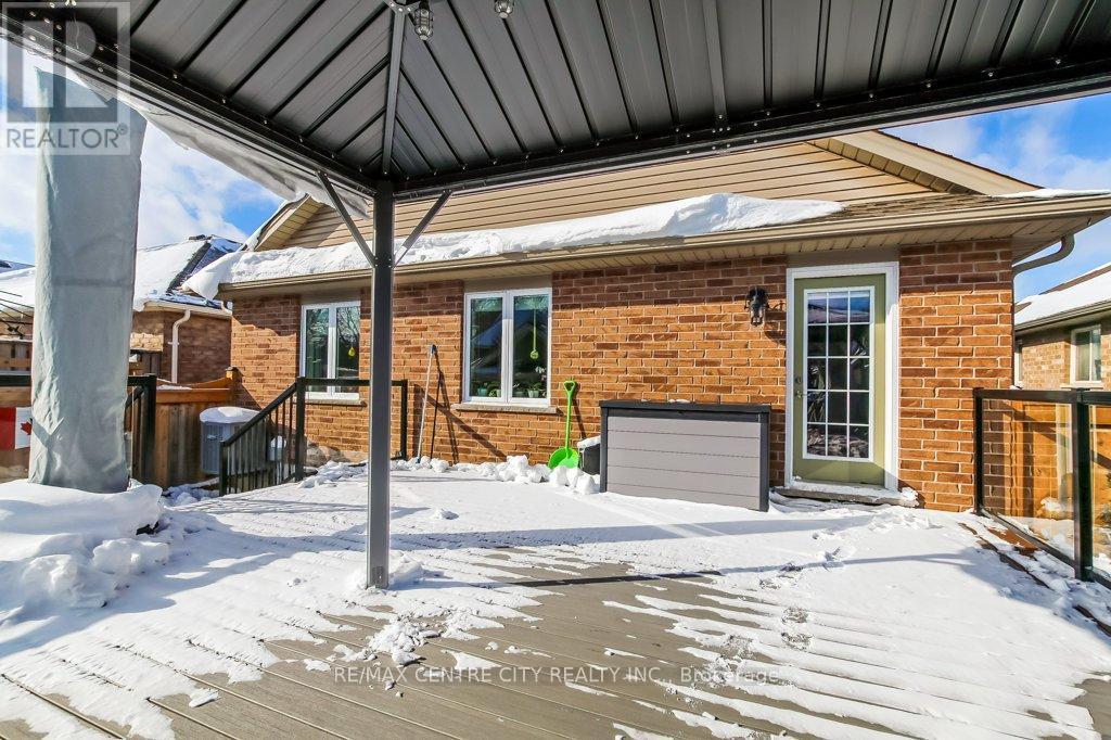 67 Peach Tree Boulevard, St. Thomas, ON - Outdoor With Deck Patio Veranda With Exterior