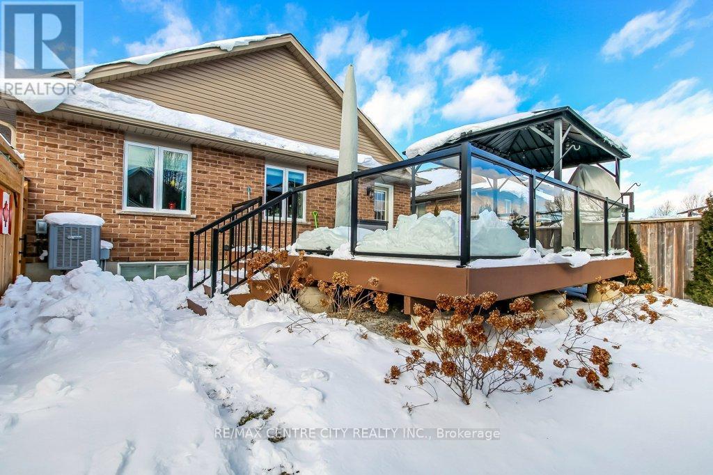 67 Peach Tree Boulevard, St. Thomas, ON - Outdoor