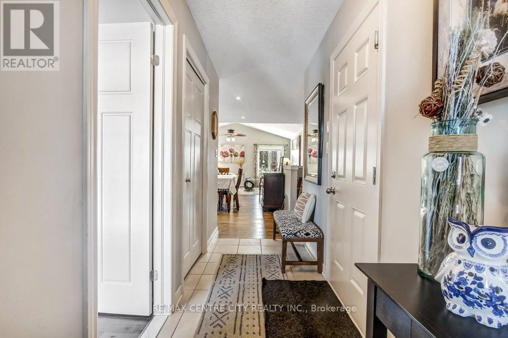 67 Peach Tree Boulevard, St. Thomas, ON - Indoor Photo Showing Other Room