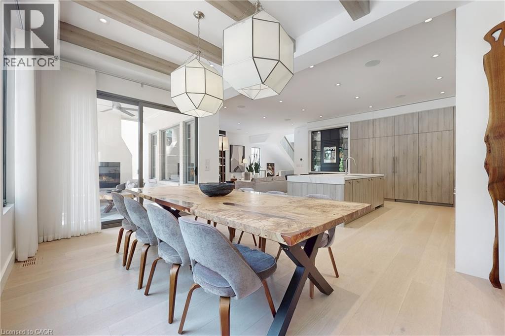 977 Gorton Avenue, Burlington, ON - Indoor Photo Showing Dining Room