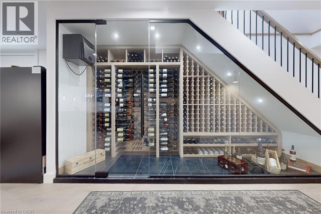 977 Gorton Avenue, Burlington, ON - Indoor Photo Showing Other Room