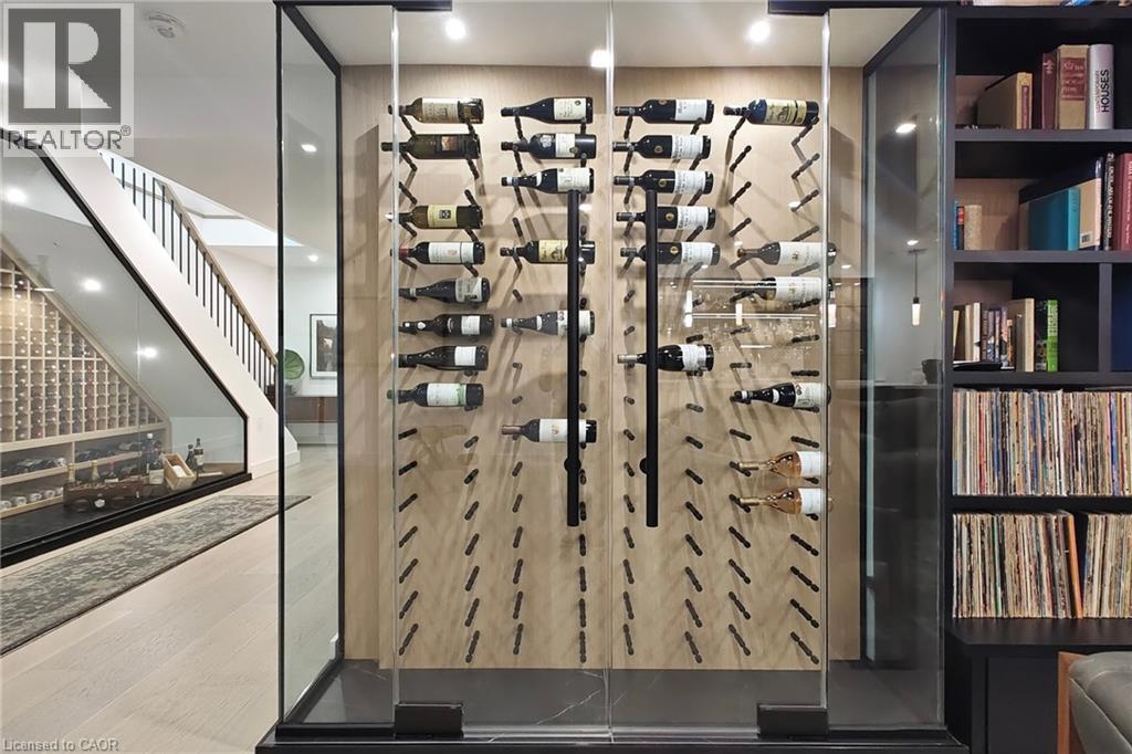 977 Gorton Avenue, Burlington, ON - Indoor Photo Showing Other Room