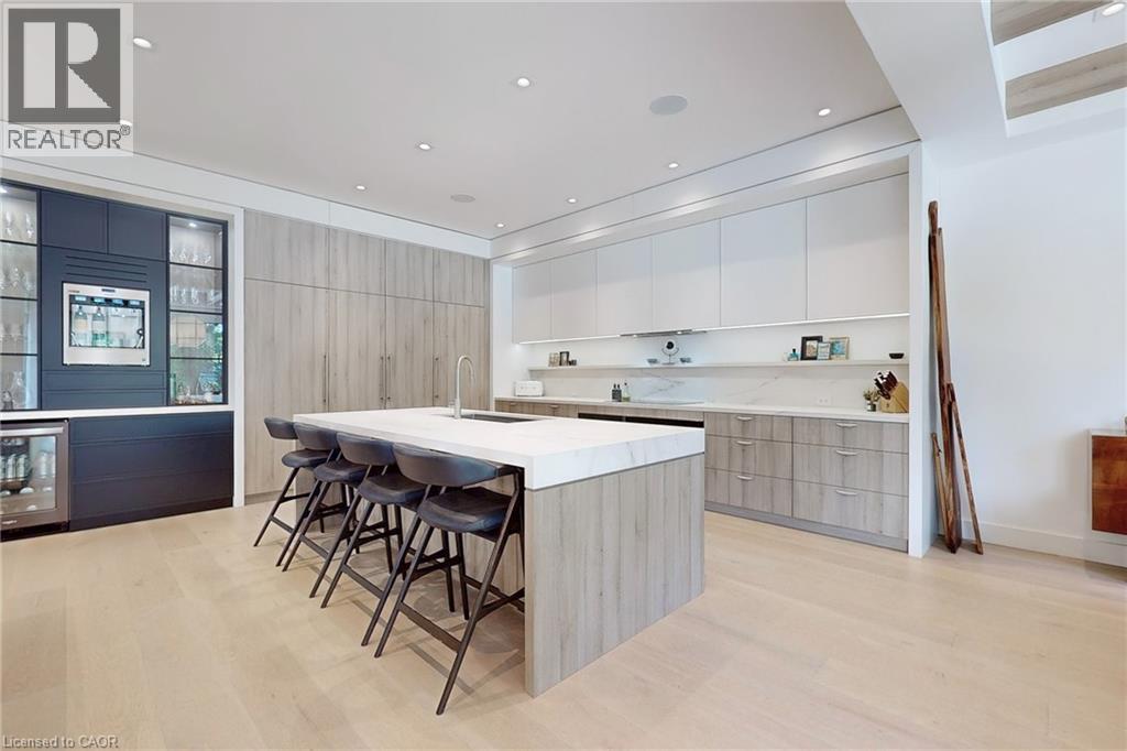 977 Gorton Avenue, Burlington, ON - Indoor Photo Showing Kitchen