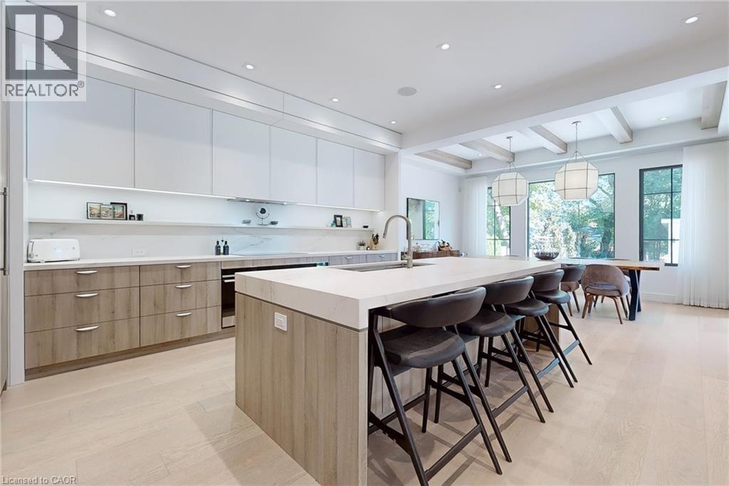 977 Gorton Avenue, Burlington, ON - Indoor Photo Showing Kitchen