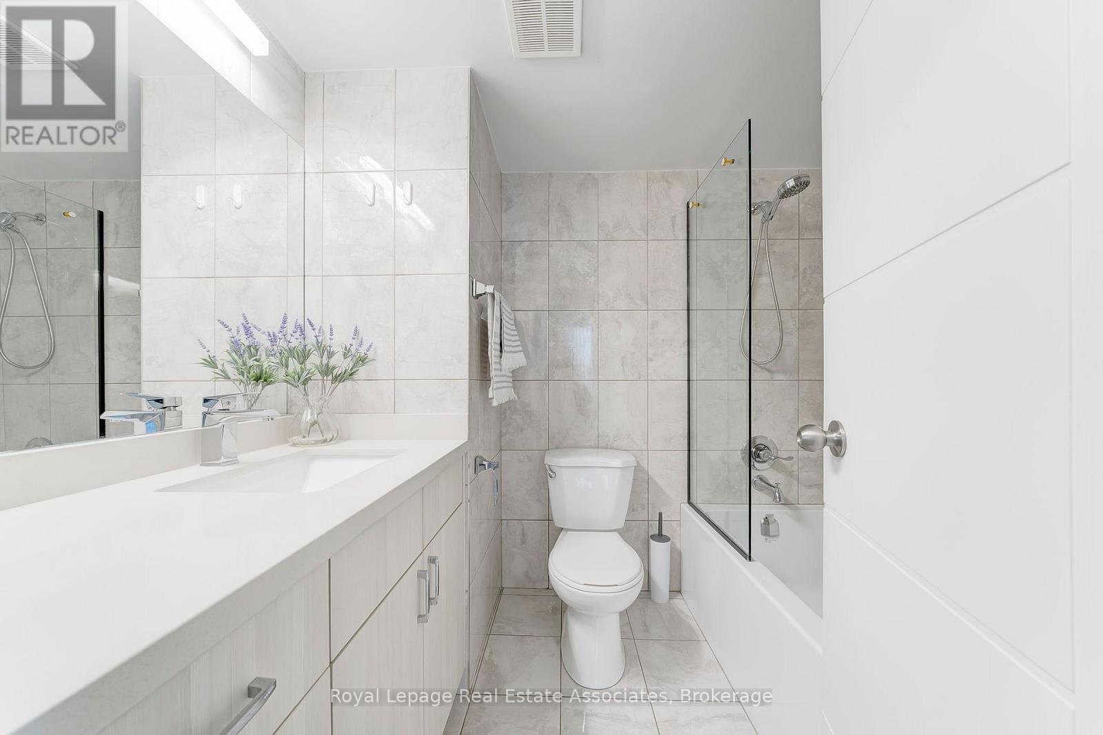 1406 - 335 Mill Road, Toronto, ON - Indoor Photo Showing Bathroom