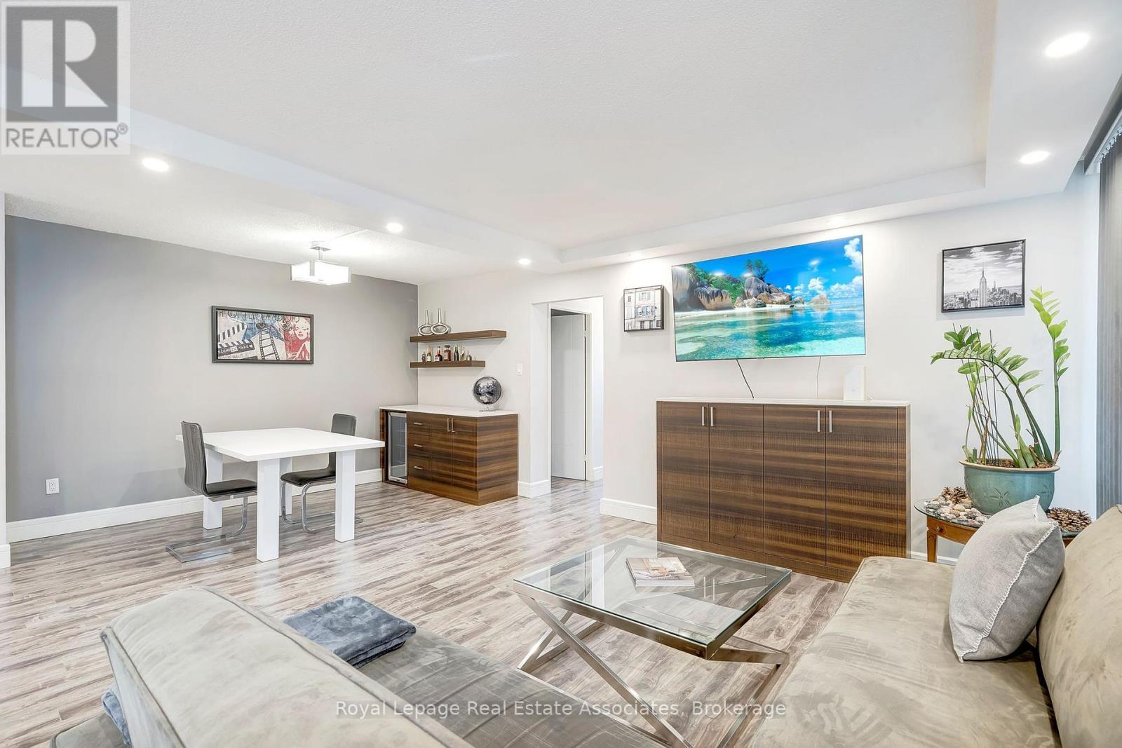 1406 - 335 Mill Road, Toronto, ON - Indoor