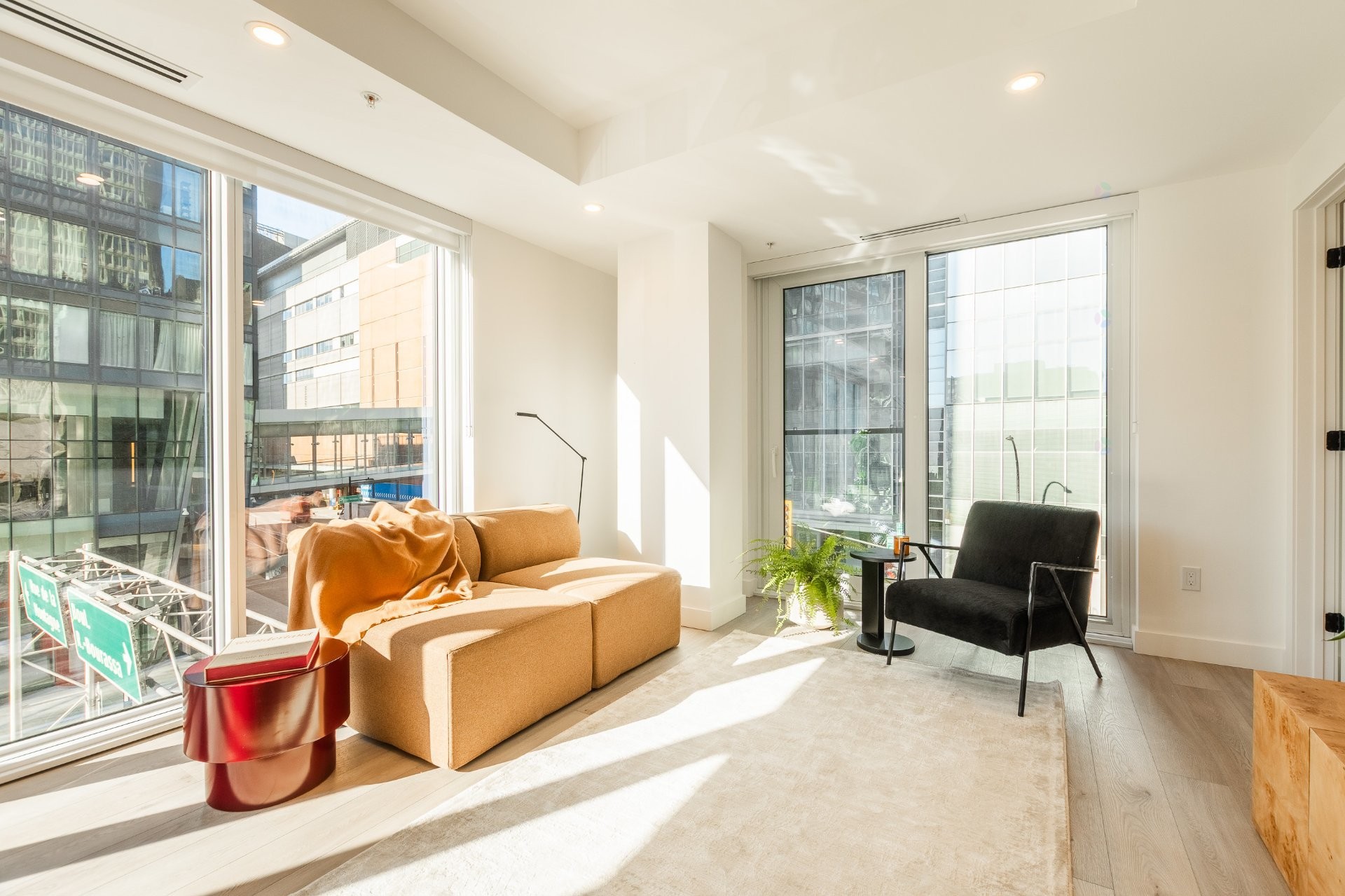 Living Room - 318-1114 Rue St-Antoine O., Montréal (Ville-Marie), QC - Indoor