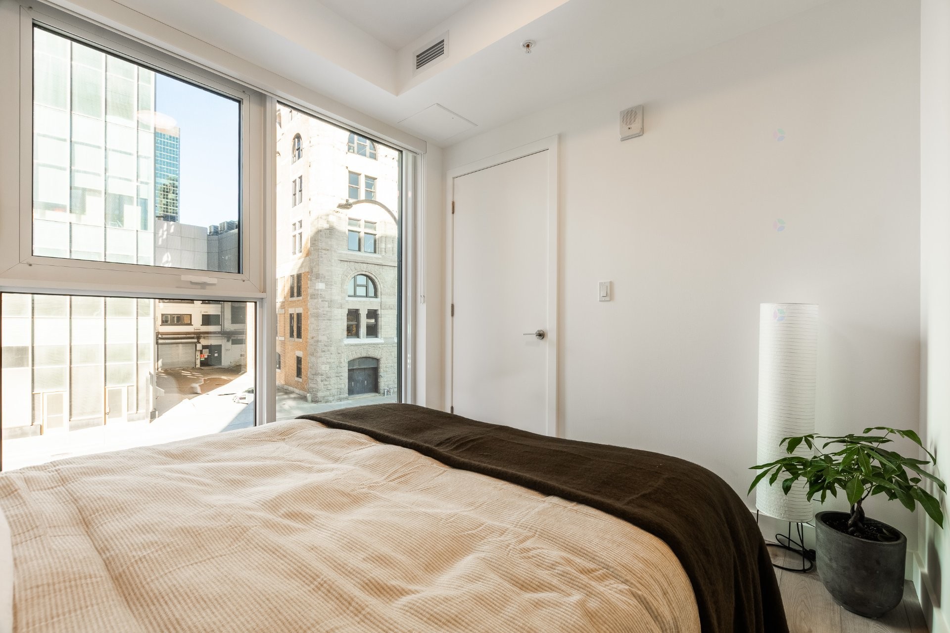 Master Bedroom - 617-1114 Rue St-Antoine O., Montréal (Ville-Marie), QC - Indoor Photo Showing Bedroom