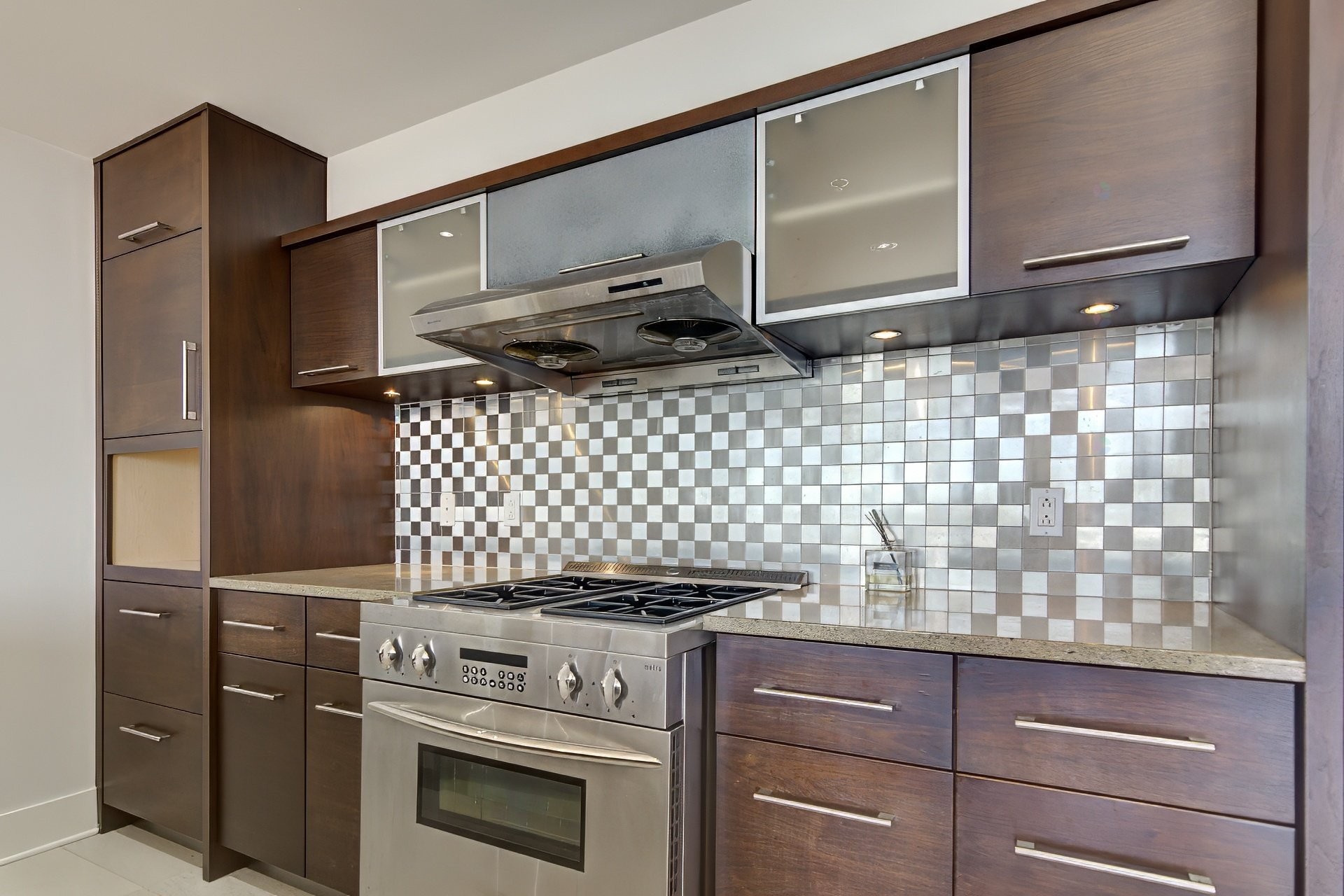 Kitchen - 704-801 Rue De La Commune E., Montréal (Ville-Marie), QC - Indoor Photo Showing Kitchen
