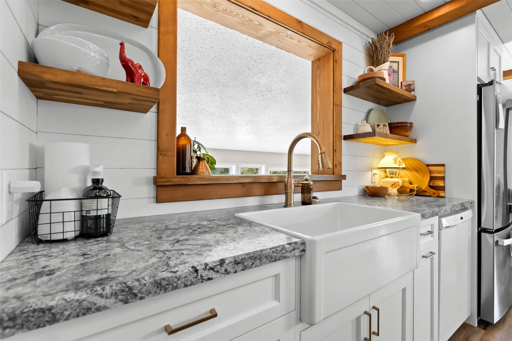 3955 46Th Street, Creston, BC - Indoor