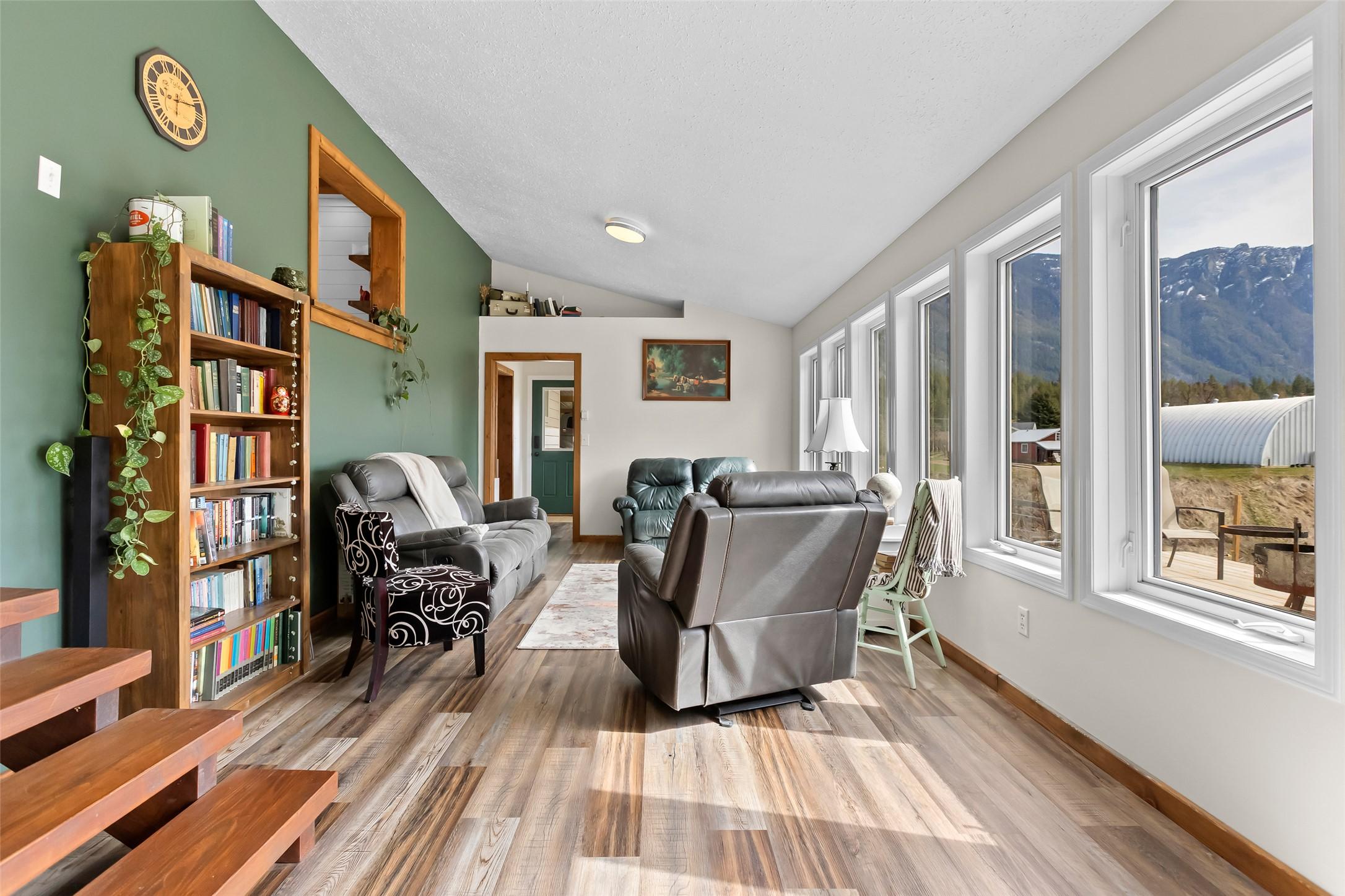 3955 46Th Street, Creston, BC - Indoor
