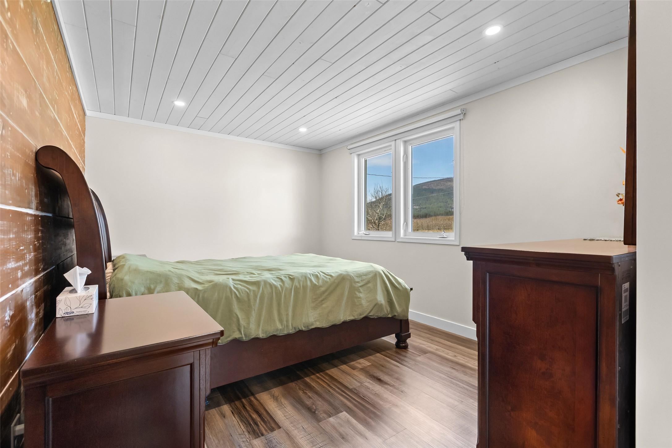 3955 46Th Street, Creston, BC - Indoor Photo Showing Bedroom