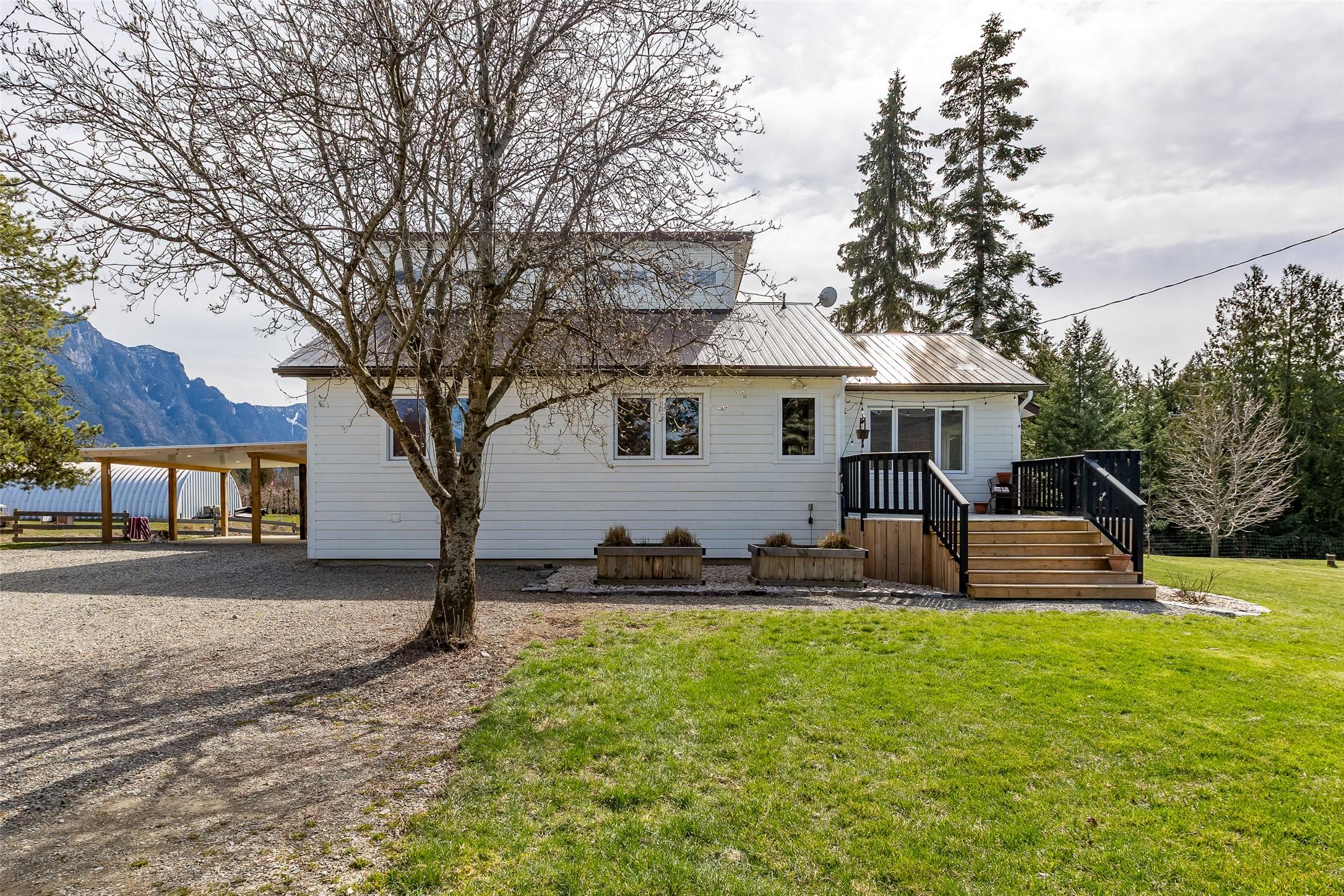 3955 46Th Street, Creston, BC - Outdoor