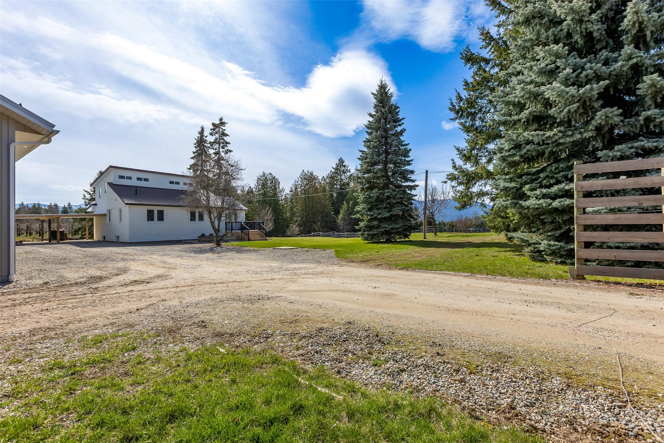3955 46Th Street, Creston, BC - Outdoor