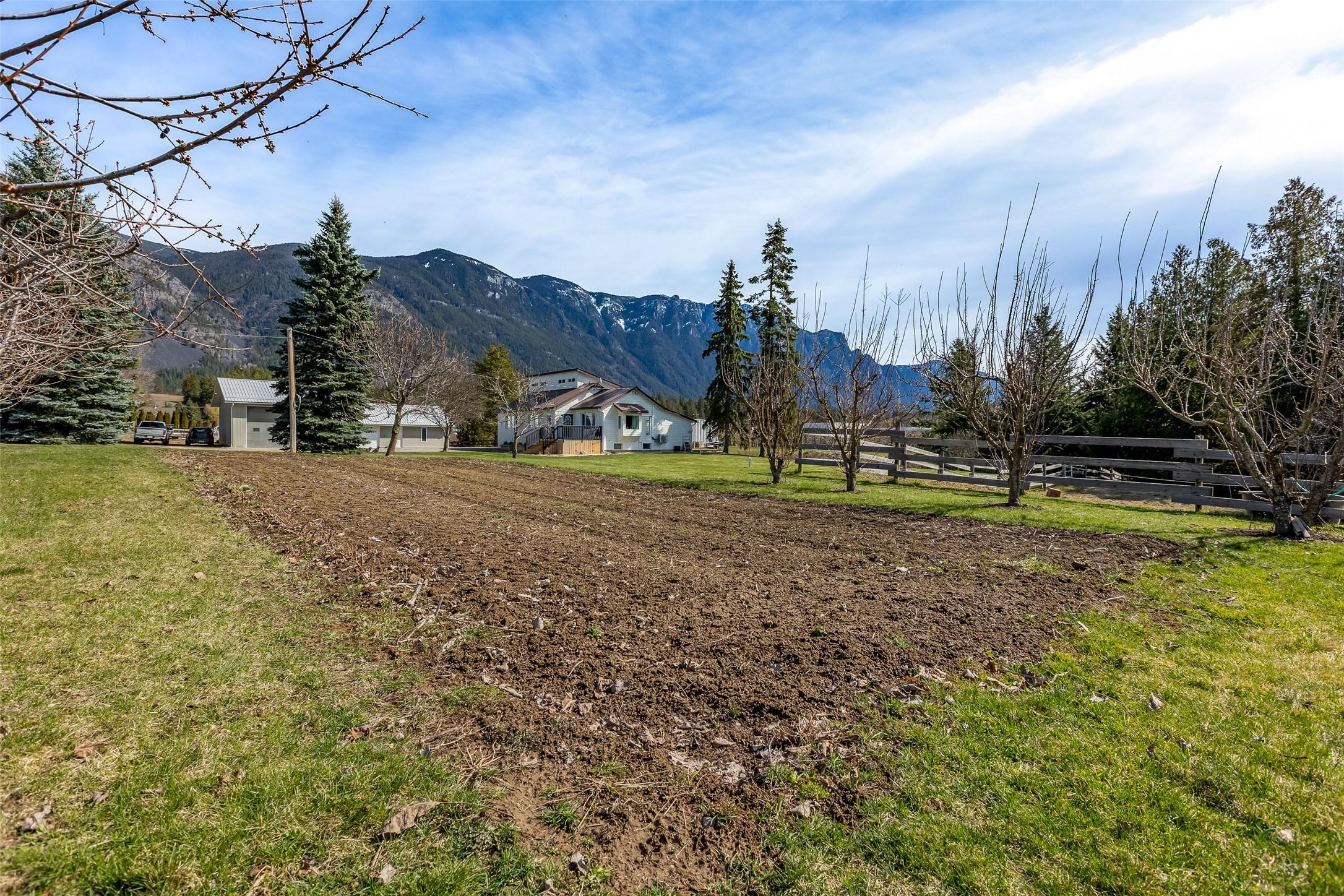3955 46Th Street, Creston, BC - Outdoor With View