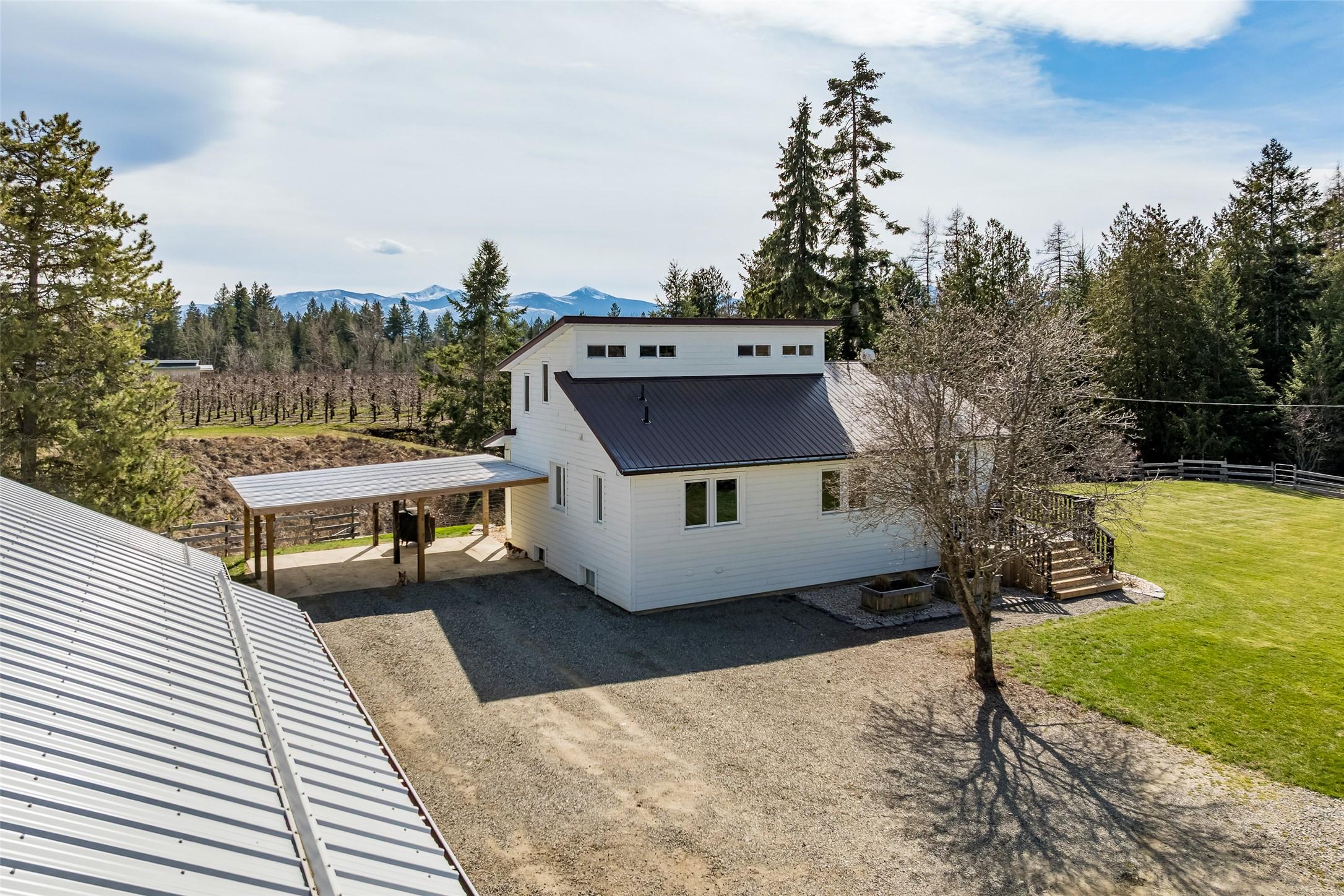 3955 46Th Street, Creston, BC - Outdoor