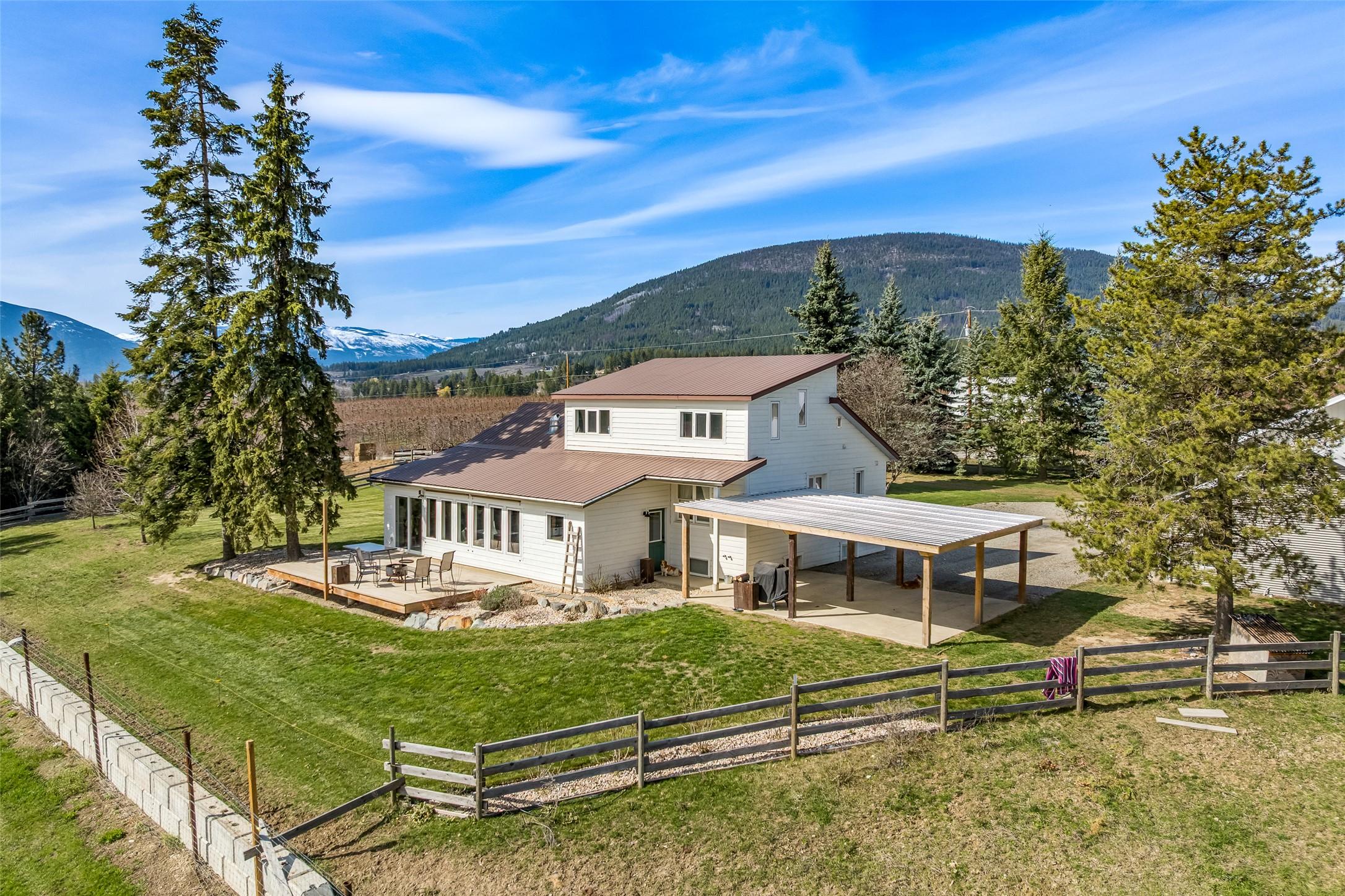 3955 46Th Street, Creston, BC - Outdoor