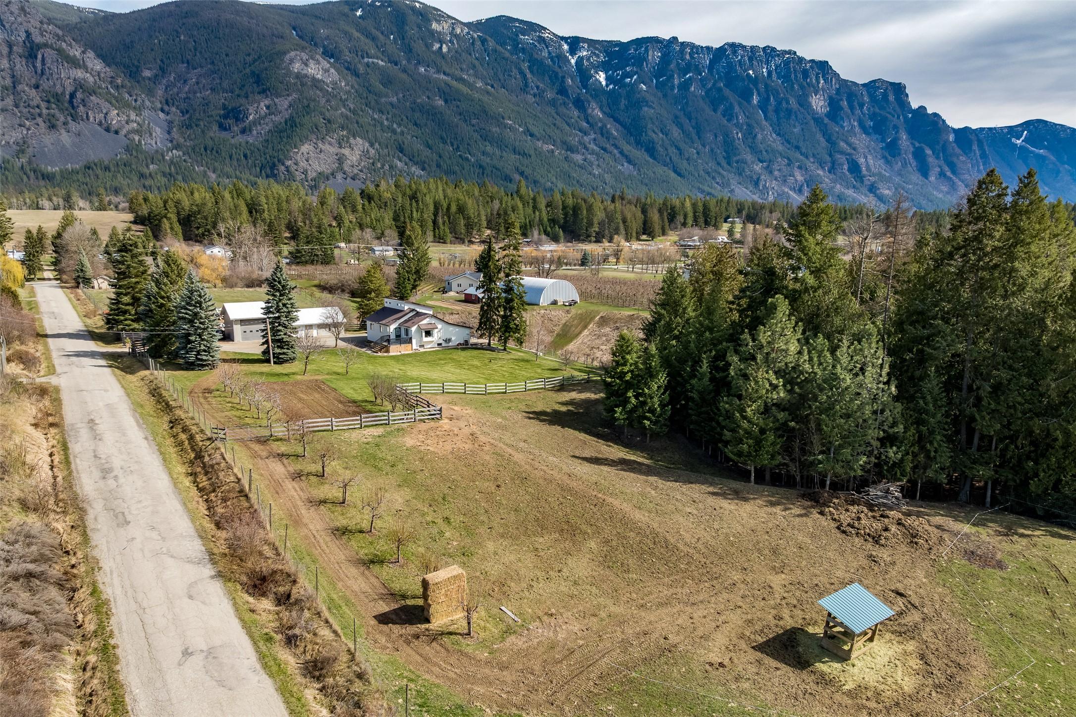 3955 46Th Street, Creston, BC - Outdoor With View