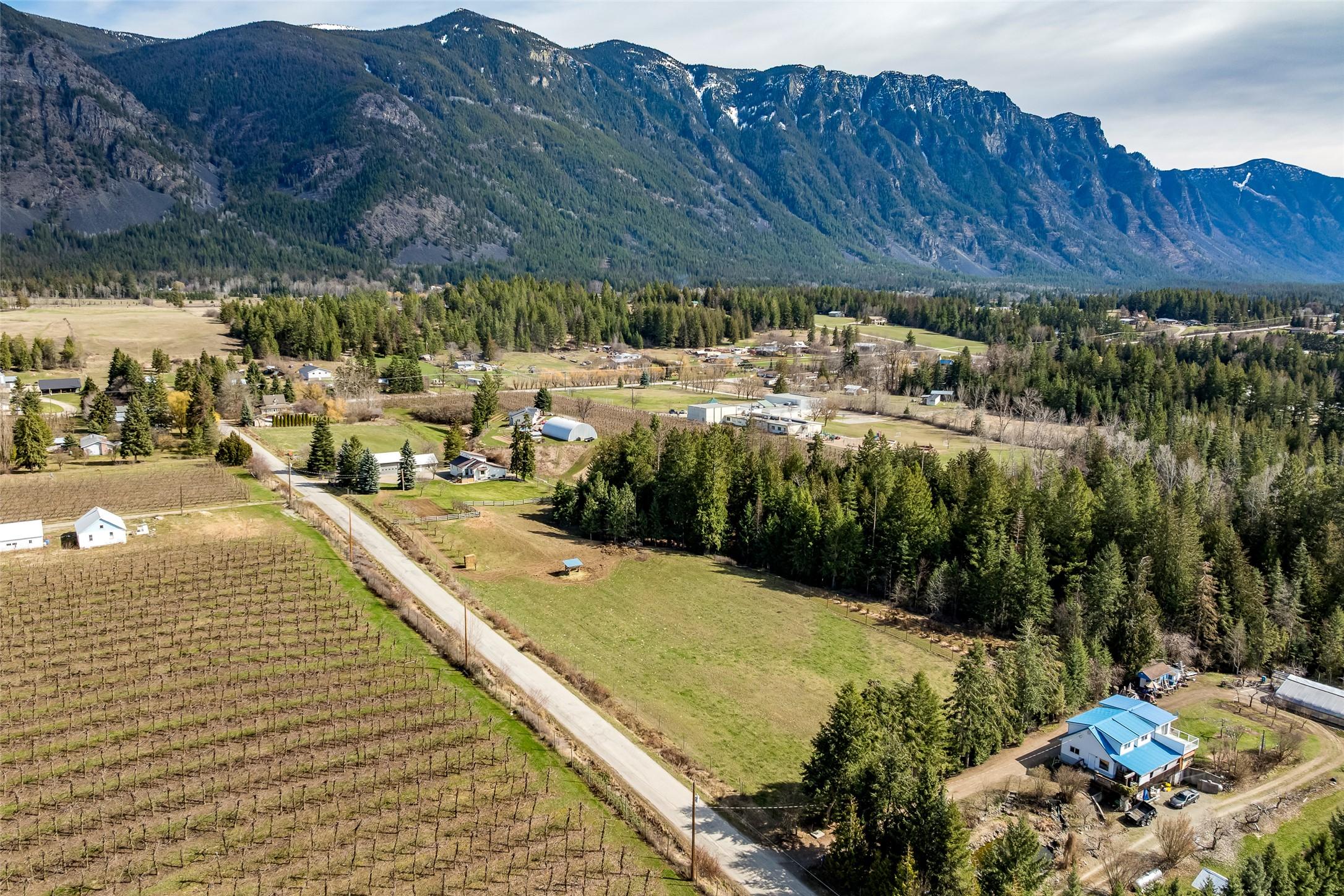 3955 46Th Street, Creston, BC - Outdoor With View