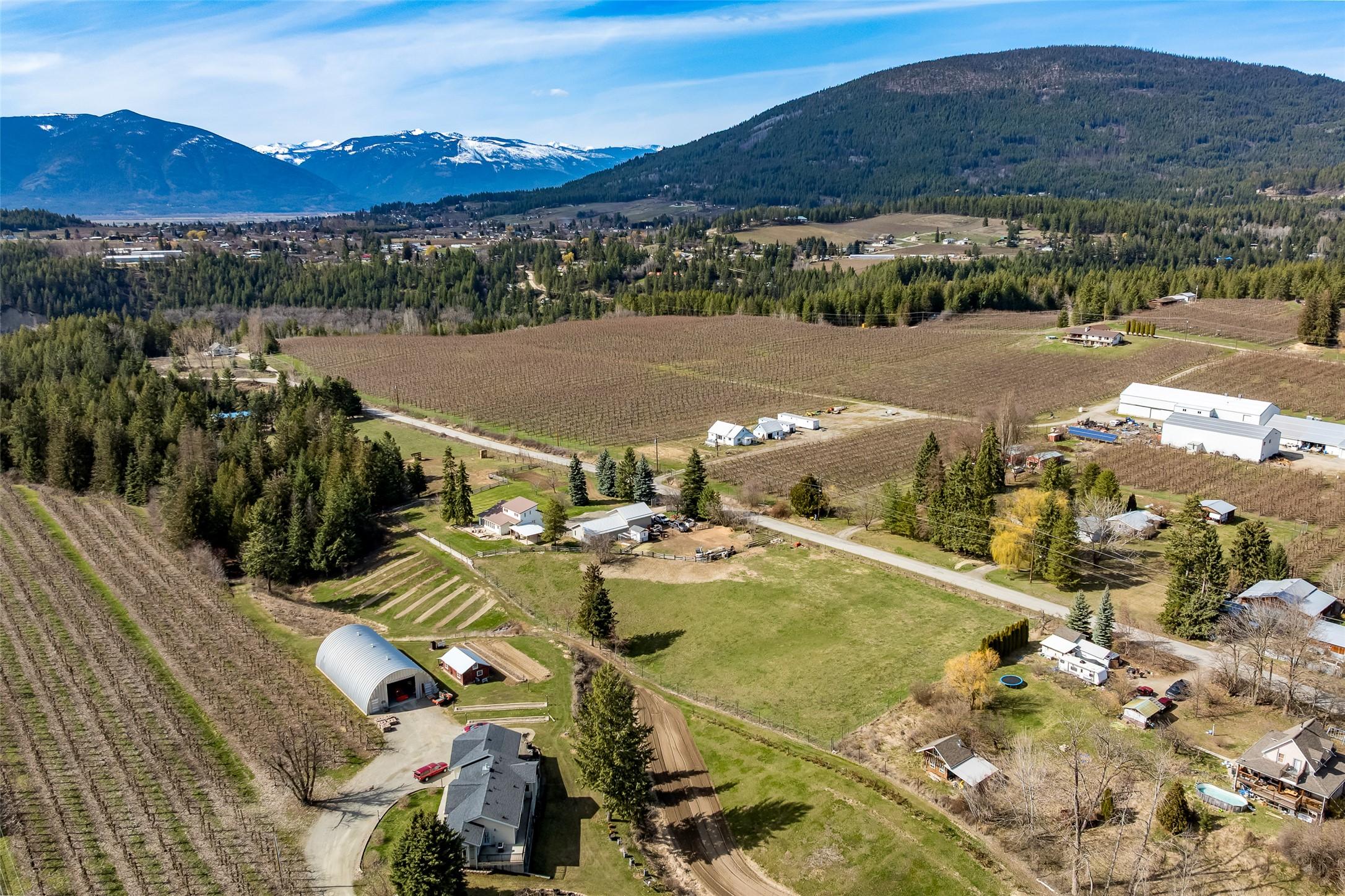 3955 46Th Street, Creston, BC - Outdoor With View